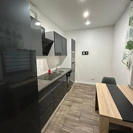 Schoene 2 Mit Wlan Direkt An Der Autobahn Apartament *